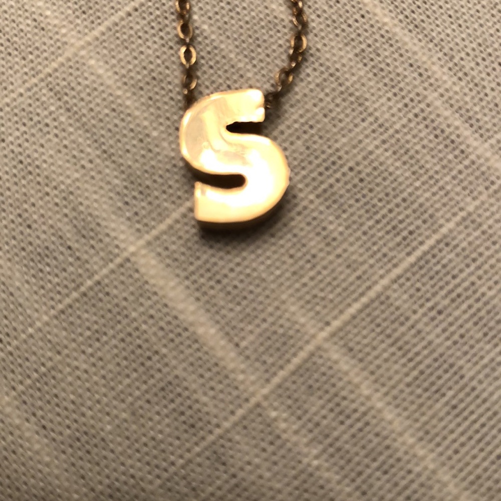 Vintage AVON Initial S Pendant Necklace gold plated chain 15” + 4” long - #544 - Picture 6 of 7